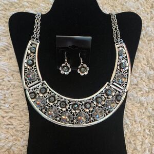 NEW Silver Metal Floral Rhinestone Bib Necklace with Earrings Set